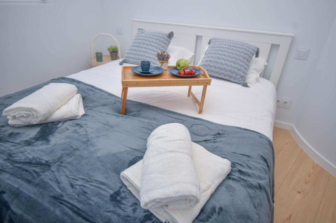 Appartement & Stylish 2 Bedroom W/ Balcony *