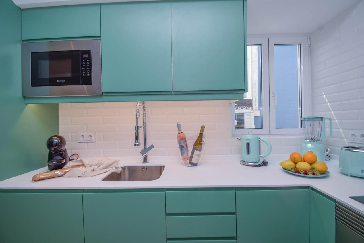 & Stylish 2 Bedroom W/ Balcony Appartement Cascais