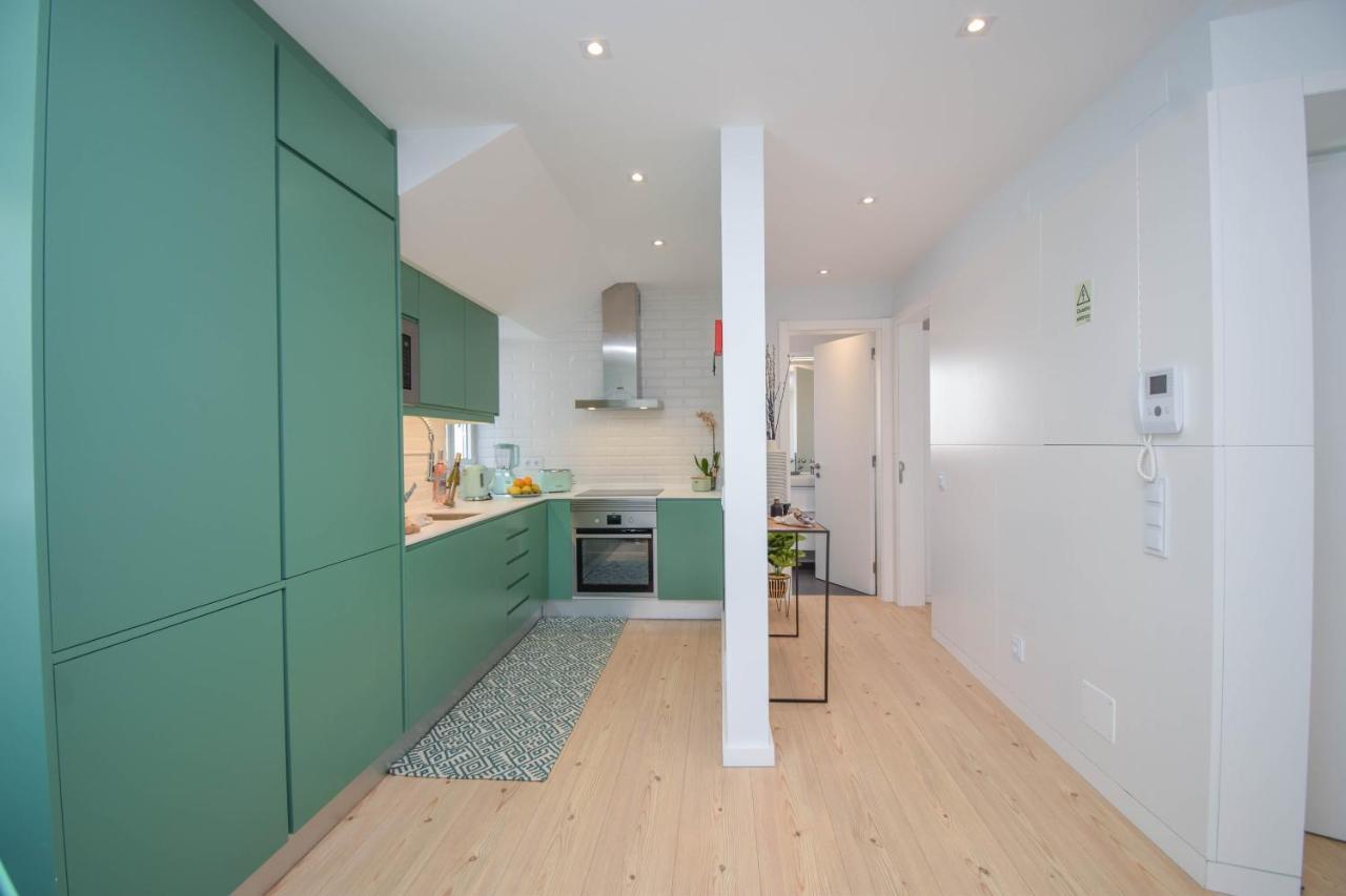 & Stylish 2 Bedroom W/ Balcony Appartement Cascais
